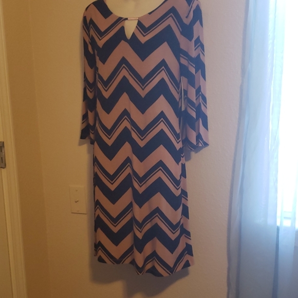 NEW Zigzag round neckline black tan midi dress - Picture 3 of 5